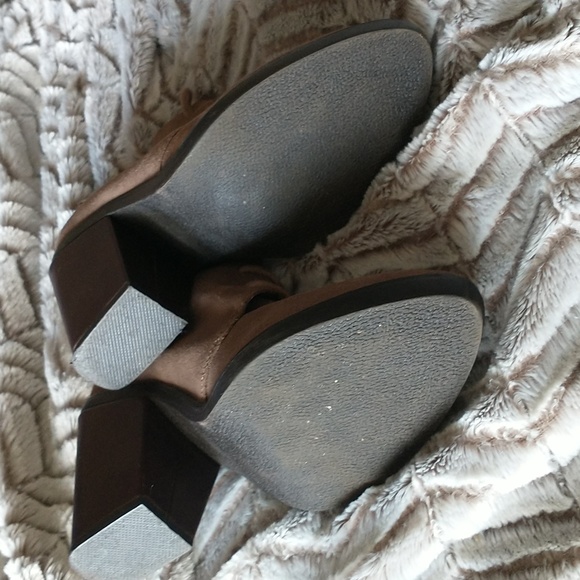 Steve Madden suede taupe booties size 6.5 - Picture 4 of 5